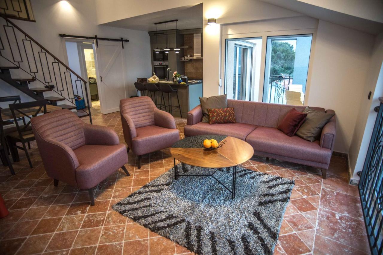 Modern Waterfront 3-Bed Apartment Donja Kostanjica Esterno foto