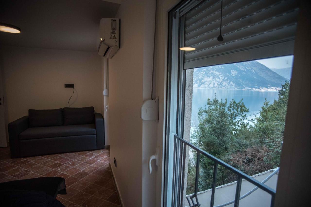 Modern Waterfront 3-Bed Apartment Donja Kostanjica Esterno foto